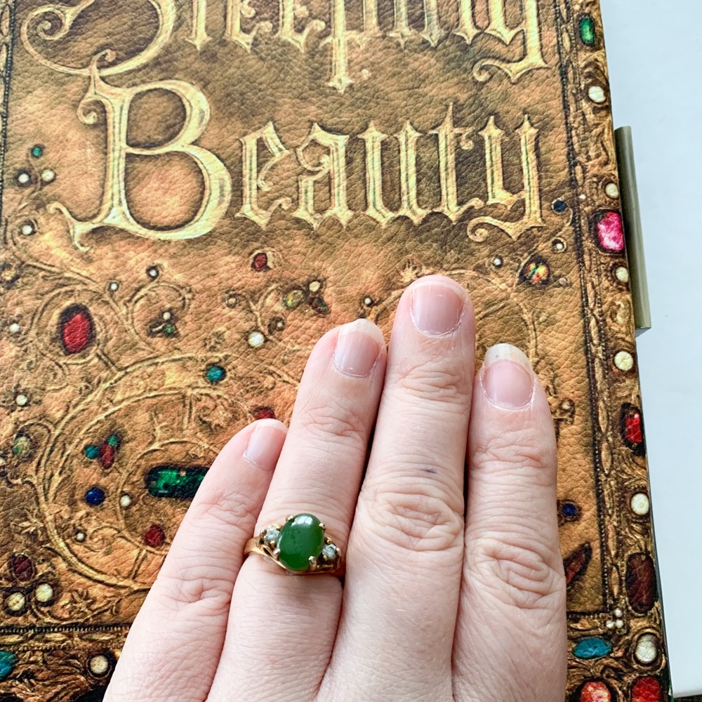 Elegant Green Stone Ring